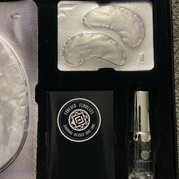 Forever Flawless Diamond Age-Defying Beauty Kit